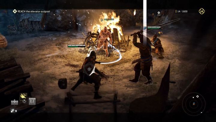 Możesz wtrącić wroga w ognisko, by go podpalić i zadać dodatkowe obrażenia. - Rozdział 1.5 - Sabotaż | Opis przejścia For Honor - For Honor - poradnik do gry