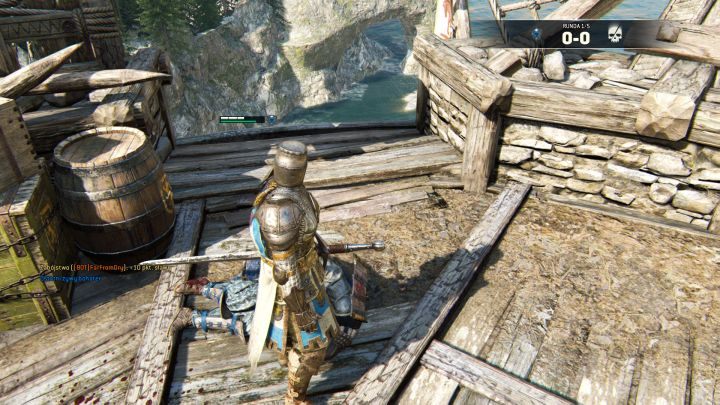 Tego typu miejsce jest idealne, by zepchnąć wroga w przepaść przy pomocy rzutu. - Wyprowadzanie ciosów | Walka w For Honor - For Honor - poradnik do gry