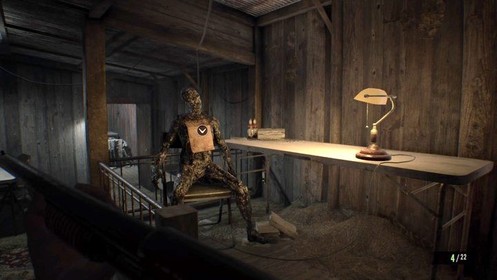 Kartka przypięta do spalonych zwłok - Resident Evil 7: Pokój testowy, hangar łodzi - mapa, sekrety - Resident Evil 7 - poradnik, solucja