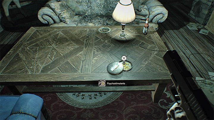 Środki pobudzające są m.in. w pomieszczeniu z kominkiem głównego domu (odwiedzanym po zaliczeniu zagadki z projektorem) - Resident Evil 7: Osiągnięcia, trofea - lista - Resident Evil 7 - poradnik, solucja