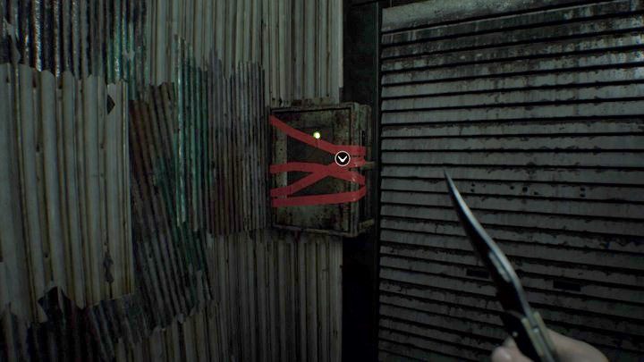 Skrzynka elektryczna z przyciskiem otwierającym drzwi - Resident Evil 7: Zachodnie skrzydło - solucja - Resident Evil 7 - poradnik, solucja