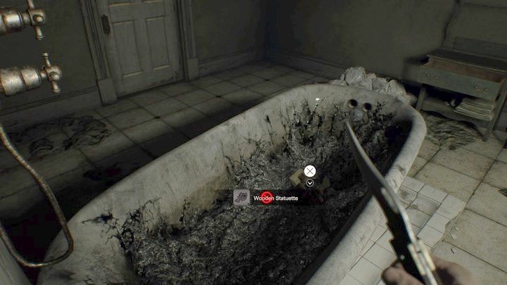Teraz wyjdź na piętro przez hall i przejdź przez otwarte drzwi po lewej, idź aż do Łazienki (Bathroom) - Resident Evil 7: Główny hall - solucja - Resident Evil 7 - poradnik, solucja