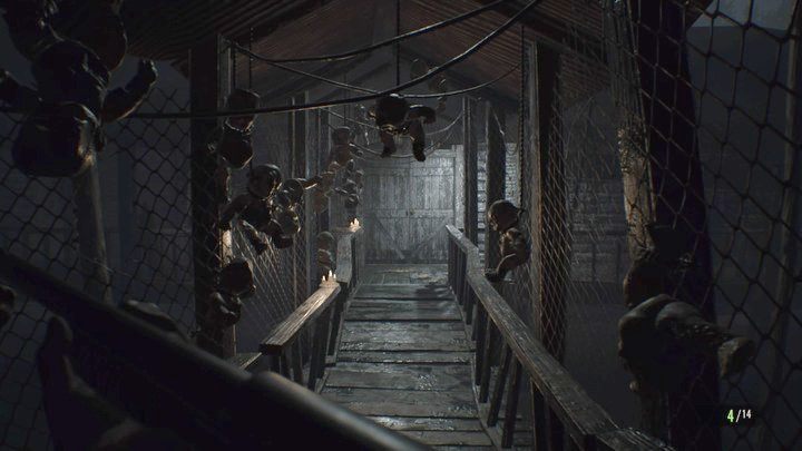 Przejdź mostem do starego domu na bagnach - Resident Evil 7: Dziedziniec i stary dom - solucja - Resident Evil 7 - poradnik, solucja