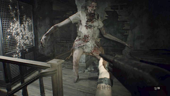 Strzelaj jej w podbrzusze, by zadawać efektywne ciosy - Resident Evil 7: Cieplarnia - solucja - Resident Evil 7 - poradnik, solucja
