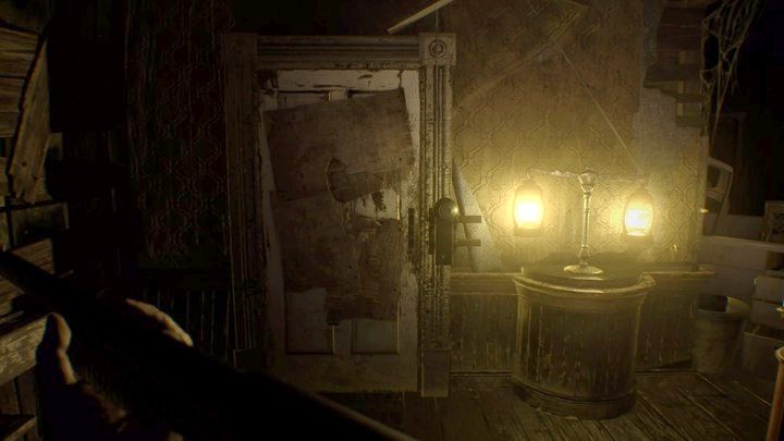 Gdy ją w końcu pokonasz (ma dość wysoką wytrzymałość, walka może się nieznacznie przeciągnąć), podnieś jej latarnię - Resident Evil 7: Cieplarnia - solucja - Resident Evil 7 - poradnik, solucja
