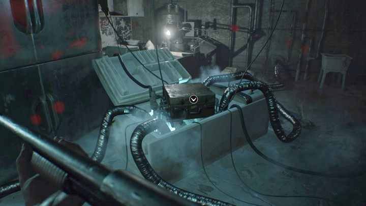 Zbadaj podejrzaną skrzynkę w laboratorium - Resident Evil 7: Kopalnia soli (Salt Mine) - solucja - Resident Evil 7 - poradnik, solucja