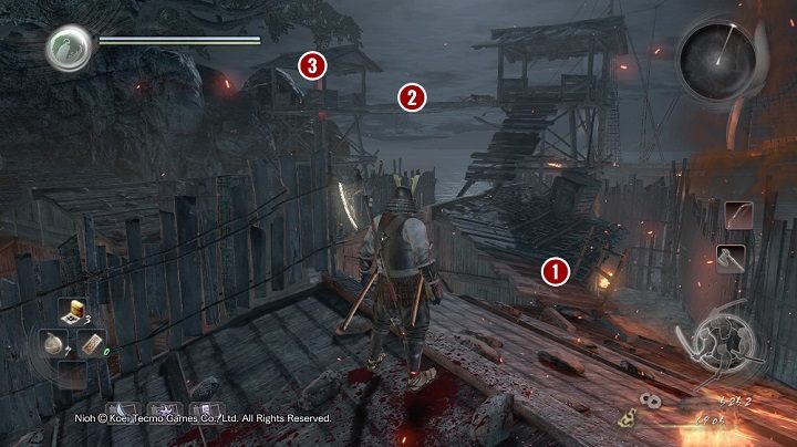 Jeśli pozostaniesz na dachu to wiedz, że na pobliskiej kładce czeka wojownik z włócznią, którego nie widać zza chmury dymu - NiOh: Wyspa Demonów cz.2 (Isle of Demons) - solucja, opis przejścia - NiOh - poradnik do gry