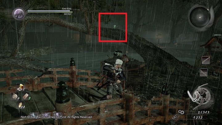 Kolejny most jest już niedostępny, ale za to po lewej możesz wejść na konar drzewa - NiOh: Uśpiony kamień dusz (The Spirit Stone Slumbers) - solucja, opis przejścia - NiOh - poradnik do gry