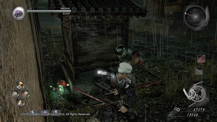 Za niewielkim budynkiem jest skrzynia, której pilnuje ninja - NiOh: Uśpiony kamień dusz (The Spirit Stone Slumbers) - solucja, opis przejścia - NiOh - poradnik do gry