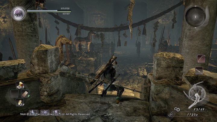 Widoczny na obrazku obszar kryje kilka skarbów, ale jest strzeżony przez wielki szkielet, diabła i rycerza z terakoty - NiOh: Uśpiony kamień dusz (The Spirit Stone Slumbers) - solucja, opis przejścia - NiOh - poradnik do gry