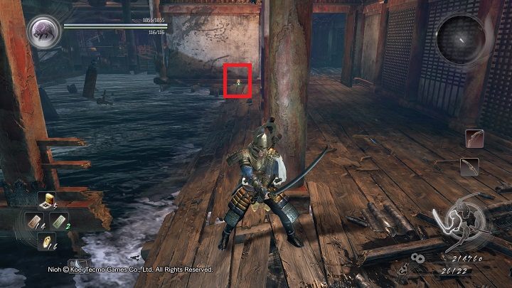 Droga naprzód wiedzie w lewo, ale jeśli dojdziesz na skraj ściany po prawej i wejdziesz za nią, to na pomoście trafisz na kolejnego Kodamę - NiOh: Ocean znów ryczy (The Ocean Roars Again) - solucja, opis przejścia - NiOh - poradnik do gry
