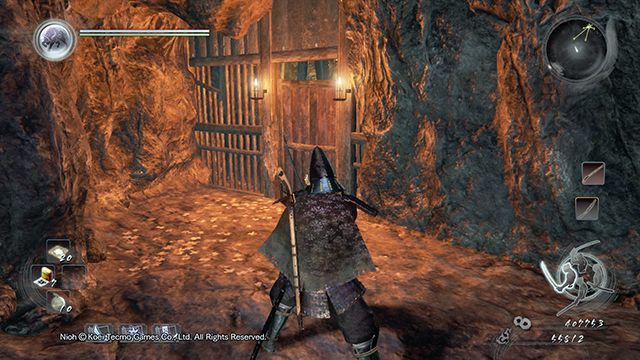 Za drzwiami znajdziesz kolejny kryształ do zniszczenia - NiOh: Demon z góry Hiei - solucja, opis przejścia - NiOh - poradnik do gry