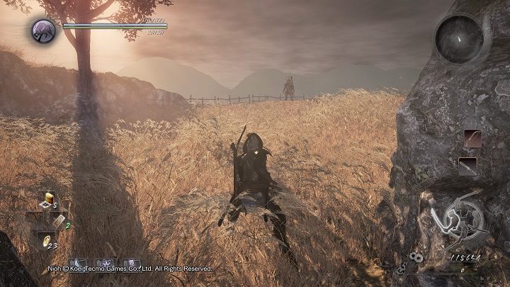 Tak jak w przypadku pierwszej walki, podczas drugiego starcia na arenie możesz znaleźć element otoczenia, który odpowiednio wykorzystany zapewni ci sporą przewagę - NiOh: Tachibana Muneshige - jak pokonać bossa? - NiOh - poradnik do gry