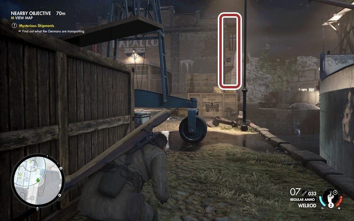 Schody na dach - jest to także nienajgorsza pozycja snajperska - Poznaj zawartość transportów w lokacji Stocznia Lorino | Sniper Elite 4 - Sniper Elite 4 - poradnik do gry