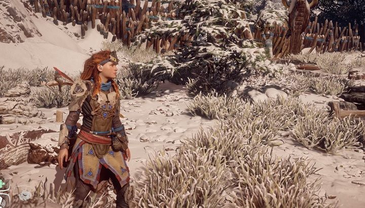 Po uruchomieniu zasilania w obu sekcjach nie pozostaje nic innego jak zdjąć zbroję ze stolika - Horizon Zero Dawn: Starożytna zbrojownia (The Ancient Armory) | Świat, solucja - Horizon Zero Dawn - poradnik, solucja