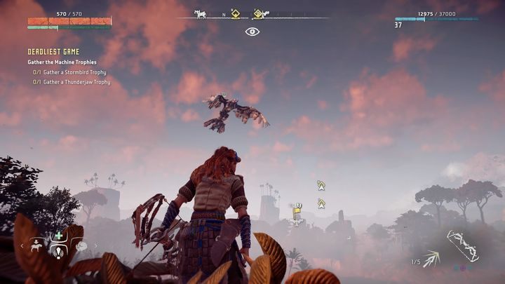 Udaj się w miejsce wskazane znacznikiem, a zobaczysz jedną maszynę, która będzie krążyć po niebie - Horizon Zero Dawn: Najbardziej niebezpieczna z gier (Deadliest Game) | Solucja - Horizon Zero Dawn - poradnik, solucja