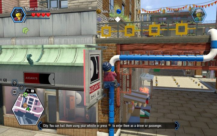 Wespnij się na dach, by móc podsłuchać rozmowę w budynku po drugiej stronie drogi - Gang Chana | Rozdział 5 w Lego City: Tajny Agent - LEGO City: Tajny Agent - poradnik do gry