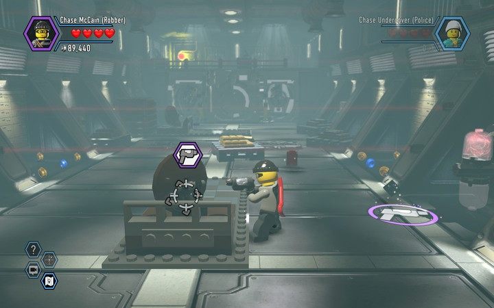 Srebrna farba pozwala na odbijanie się promieni lasera - Kradzież kamienia z banku | Rozdział 6 w Lego City: Tajny Agent - LEGO City: Tajny Agent - poradnik do gry