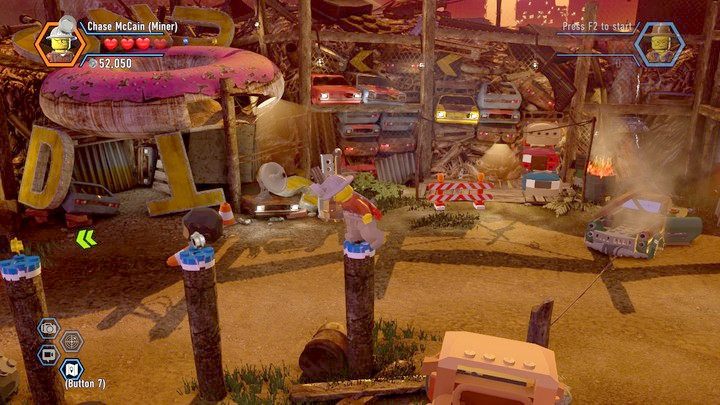 Z przesuniętego wozu wskocz na filaru i przejdź w pobliże samolotu - Złomowisko | Rozdział 8 w Lego City: Tajny Agent - LEGO City: Tajny Agent - poradnik do gry