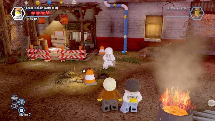 Do dźwigu wespniesz się używając rury przu ścianie - Złomowisko | Rozdział 8 w Lego City: Tajny Agent - LEGO City: Tajny Agent - poradnik do gry