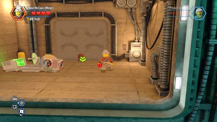 Miejsce na dynamit znajduje się przed srebrnymi wrotami - Baza Rexa w Lego City: Tajny Agent - LEGO City: Tajny Agent - poradnik do gry