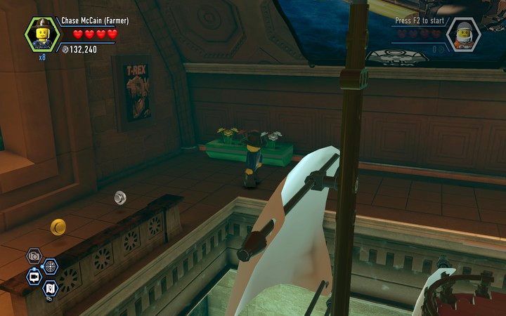 Na wyższym piętrze odnajdziesz plakat i doniczkę - Sekrety w muzeum w Lego City: Tajny Agent - LEGO City: Tajny Agent - poradnik do gry