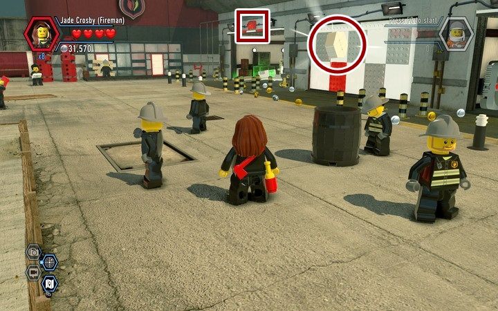 Ugaś ogień w beczce i zajmuj się zestrzeleniem czterech dzwonków - Sekrety w budynku straży w Lego City: Tajny Agent - LEGO City: Tajny Agent - poradnik do gry