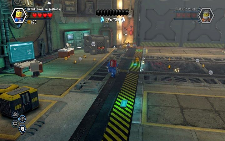 Zacznij od otwierania srebrnych skrzyń - Sekrety w bazie Rexa w Lego City: Tajny Agent - LEGO City: Tajny Agent - poradnik do gry