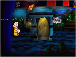 O podstawę cokołu z obcymi stała oparta deskorolka, którą chętnie pożyczyłbym, ale pilnował jej gość siedzący za biurkiem - Opis przejścia cz.7 | Tony Tough i Noc Pieczonych śCIEM - Tony Tough i Noc Pieczonych śCIEM - poradnik do gry