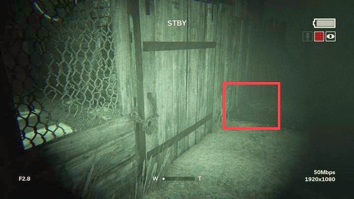 W budynku znajdziesz bandaże i baterię - Wypadek | Opis przejścia Outlast 2 - Outlast 2 - poradnik do gry