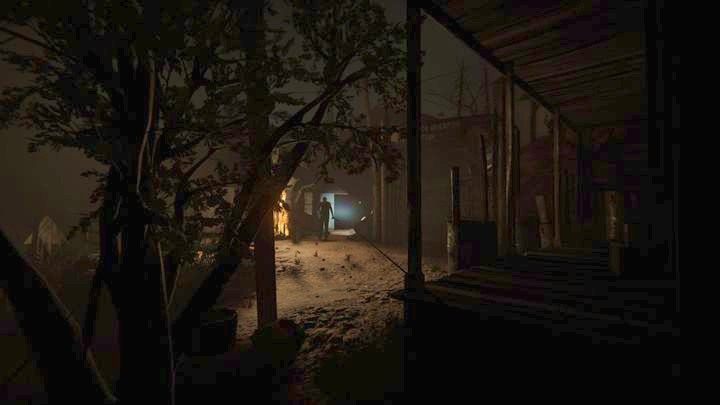 Idź wzdłuż linii budynków, trzymając się prawej strony, aż dojdziesz do beczki i krzaków - Rynek Bramy Świątynnej | Opis przejścia Outlast 2 - Outlast 2 - poradnik do gry