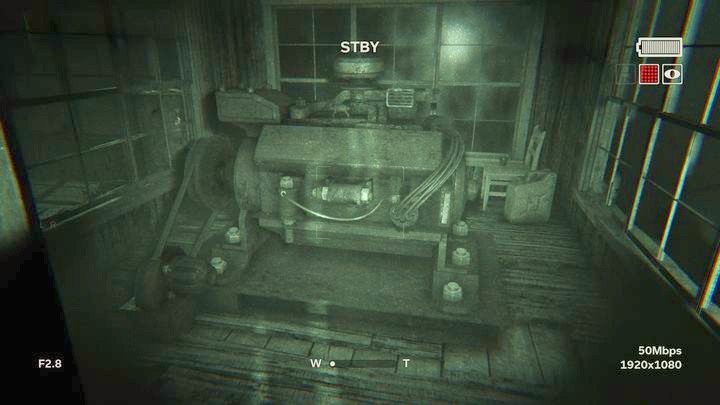 Jeśli postanowisz udać się na górę, to szybko trafisz na kolejnego oprawcę, który będzie stamtąd schodził - Rynek Bramy Świątynnej | Opis przejścia Outlast 2 - Outlast 2 - poradnik do gry