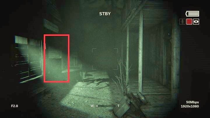 Szybko po lewej stronie znajdziesz kolejny budynek z zapalonym światłem - Kaplica | Opis przejścia Outlast 2 - Outlast 2 - poradnik do gry