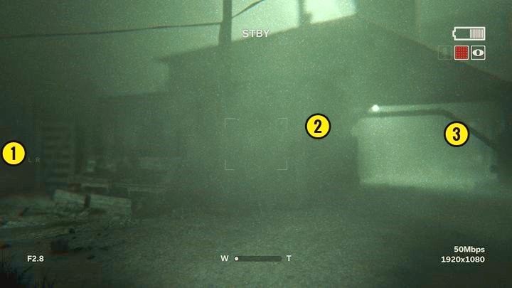 Na terenie pola znajdziesz drewniane zadaszenie, a tam baterię - Droga do kopalni | Opis przejścia Outlast 2 - Outlast 2 - poradnik do gry