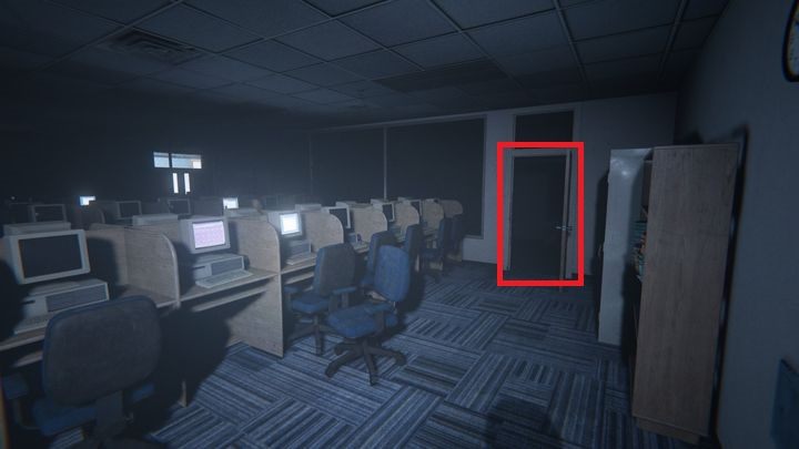 Odejdź od drugiego komputera, a niektóre monitory w sali zaczną migać - Sala komputerowa | Księga Sędziów | Opis przejścia Outlast 2 - Outlast 2 - poradnik do gry