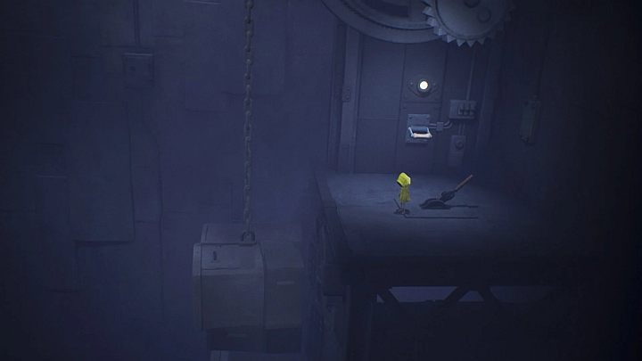 Gdy skrzynia znajdzie się w mniej więcej takiej odległości od krawędzi, przechyl wajchę maksymalnie w dół. - Little Nightmares: Przejście przez kratę pod napięciem - solucja, opis przejścia - Little Nightmares - poradnik do gry