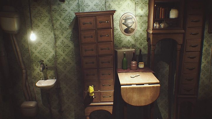 Podnieś klucz i zrzuć go na podłogę. - Little Nightmares: Pokoje niewidomej istoty - solucja, opis przejścia - Little Nightmares - poradnik do gry
