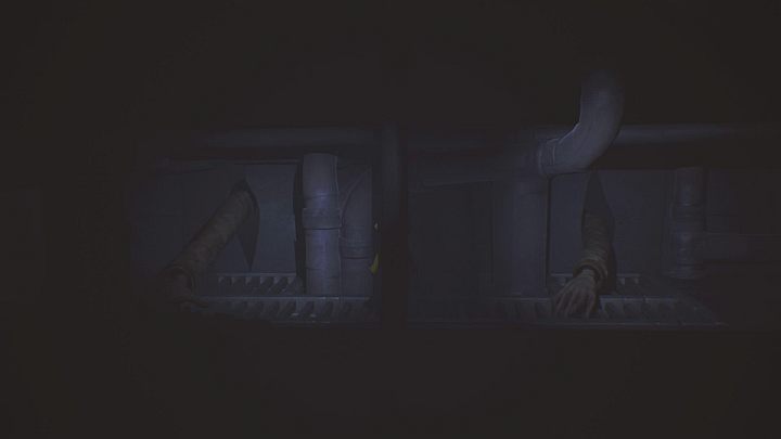 Poczekaj, aż prawa ręka zacznie macać rury u góry, po czym przekradnij się dalej. - Little Nightmares: Pokój z zegarami i biblioteka - solucja, opis przejścia - Little Nightmares - poradnik do gry
