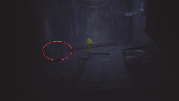 Twoim zadaniem jest pociągnąć kawałek metalu tak, by uciął ręce istoty. - Little Nightmares: Pokój z zegarami i biblioteka - solucja, opis przejścia - Little Nightmares - poradnik do gry