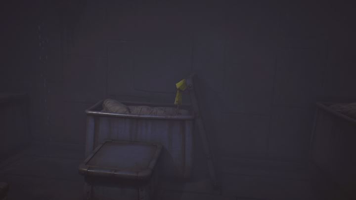 Przesuń wieko skrzyni w prawo. - Little Nightmares: 1 spotkanie z kucharzem - solucja, opis przejścia - Little Nightmares - poradnik do gry