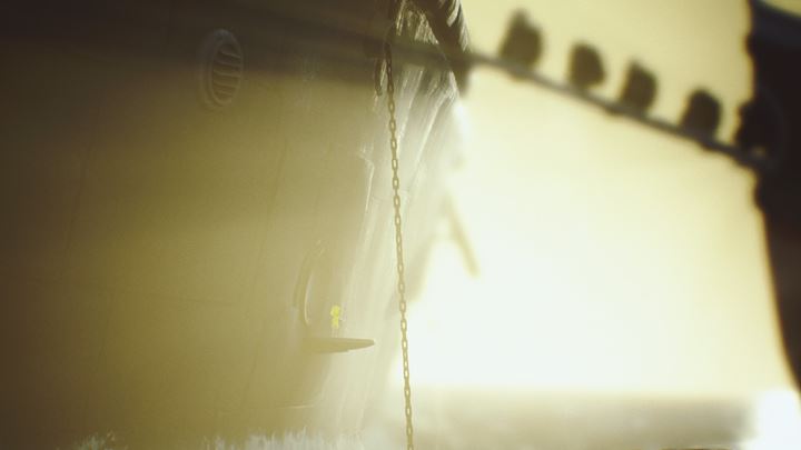 Wskocz na łańcuch i pnij się do góry. - Wkroczenie na stołówkę | The Guest Area - solucja, opis przejścia - Little Nightmares - poradnik do gry