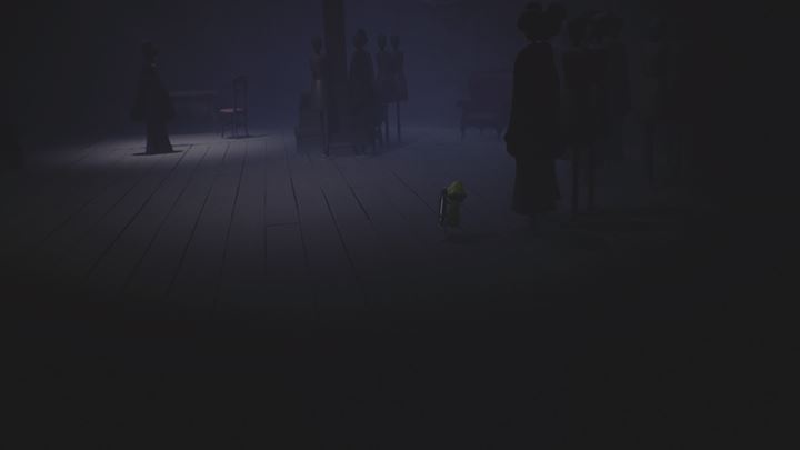 Przejdź przez strych i idź w prawo. - Little Nightmares: Spotkanie z widmem kobiety i zdobycie lustra - solucja - Little Nightmares - poradnik do gry