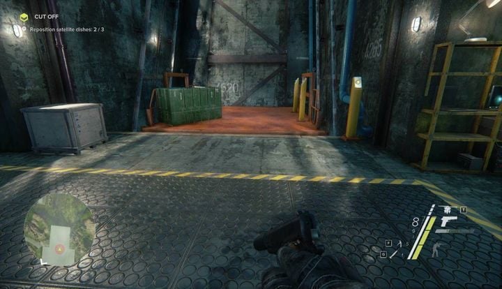 Skorzystaj teraz z windy widocznej na obrazku (na żółtych stojakach znajdziesz przycisk prowadzący w dół) i wydostań się z budynku - Cut Off | Akt 1 | Opis przejścia Sniper Ghost Warrior 3 - Sniper: Ghost Warrior 3 - poradnik do gry