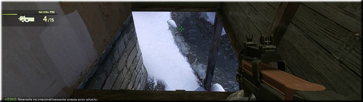 Zaraz obok miejsca odrodzenia znajduje się mała chatka, a w niej otwarta klapa z drabiną - Misja 1 - Austria: Wpadnij po terrorystów, zostań na kisz | CS GO - CS GO - poradnik do gry