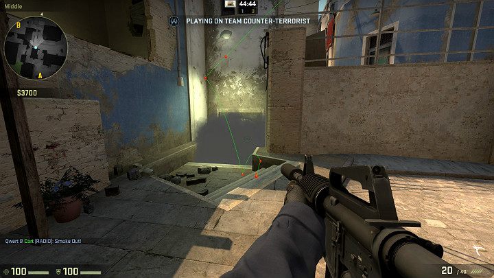 Granat odbije się od ściany i wpadnie do tunelu całkowicie przysłaniając widoczność Graczy, którzy mogą starać się przejść na środek mapy poprzez podziemny korytarz - Mirage | Mapy turniejowe | CS GO - CS GO - poradnik do gry