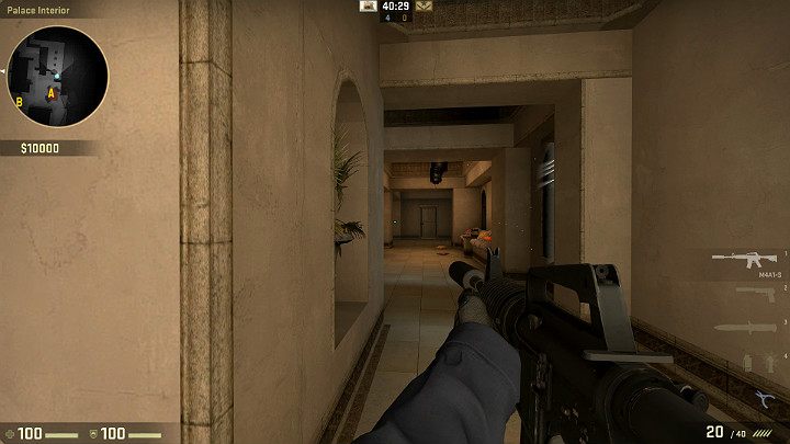 Wchodząc do pałacu od strony punktu A zawsze sprawdzaj widoczny w oddali filar ponieważ może czaić się za nim przeciwnik starający się zdobyć otwierającego fraga - Mirage | Mapy turniejowe | CS GO - CS GO - poradnik do gry