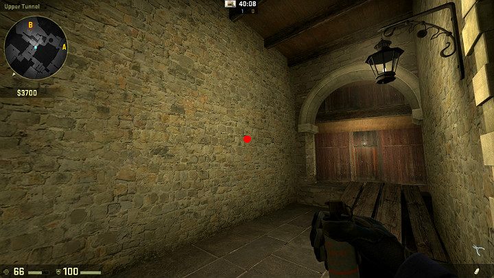Stojąc w tym samym miejscu wyceluj w punkt zaznaczony na ścianie po czym wykonaj rzut za pomocą LPM - Cobblestone | Mapy Turniejowe | CS GO - CS GO - poradnik do gry