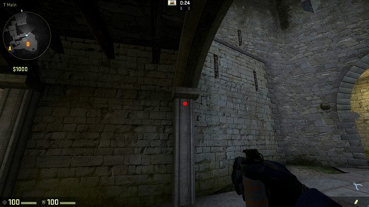 Ustaw się plecami do filaru na długiej B po czym wyceluj w oznaczony na obrazku punkt, a następnie rzuć granatem korzystając z LPM - Cobblestone | Mapy Turniejowe | CS GO - CS GO - poradnik do gry