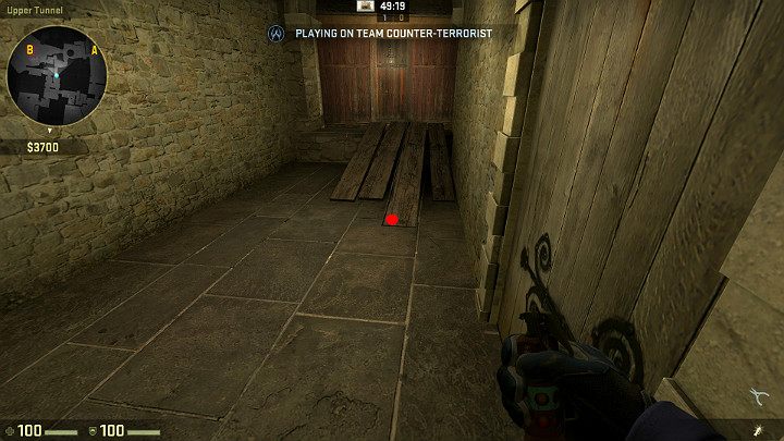 Ustaw się w rogu korytarza i wyceluj w oznaczony punkt - Cobblestone | Mapy Turniejowe | CS GO - CS GO - poradnik do gry