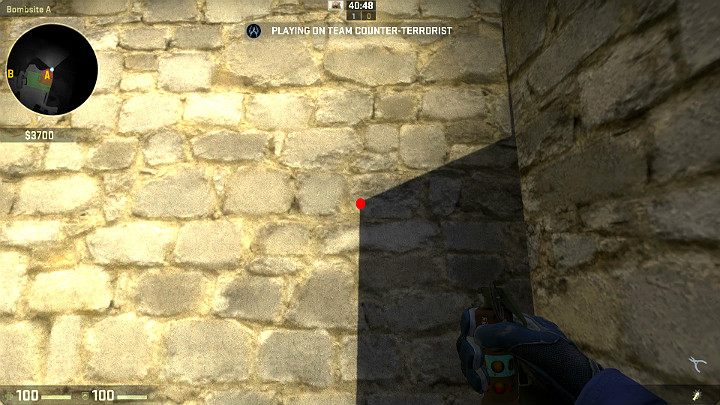 Stojąc zaraz obok beczek we wnęce na punkcie A ustaw celownik we wskazanym miejscu po czym wykonaj skok i rzuć granatem korzystając z LPM - Cobblestone | Mapy Turniejowe | CS GO - CS GO - poradnik do gry